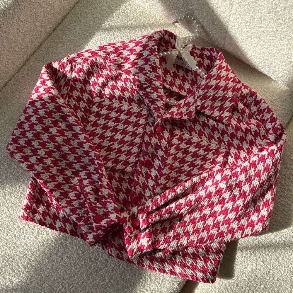 Chic Houndstooth Jacket in Pink and White
